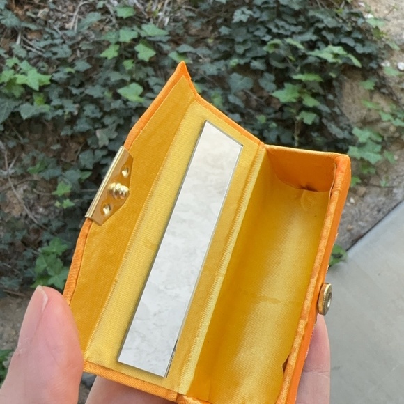 Beautiful Jewelry box (lipstick box )with mirror - Picture 2 of 2